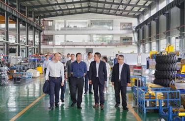 省經信廳、眉山（shān）市經信局一行領導蒞（lì）臨公司調研考察